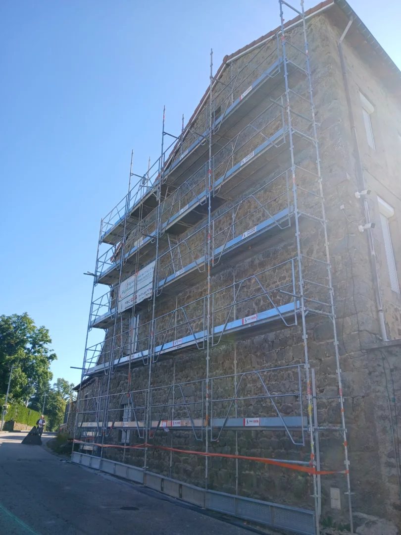 Travaux à l'école avec l'OGEC